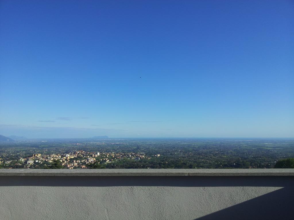 Agriturismo Il Falco فليتري الغرفة الصورة